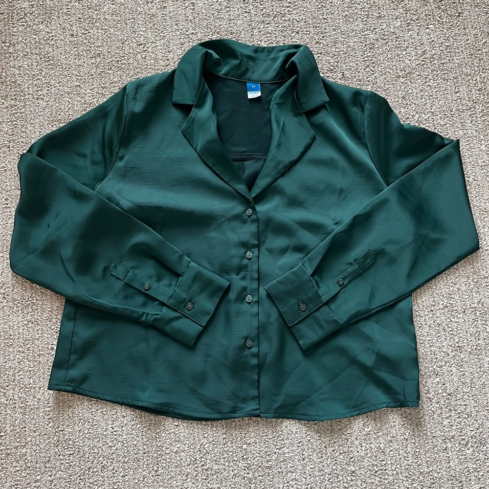 Old Navy Satin Cropped Button Down